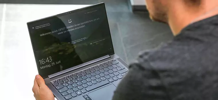 Laptopy z podwójnymi kamerkami pojawią się już niebawem w sklepach