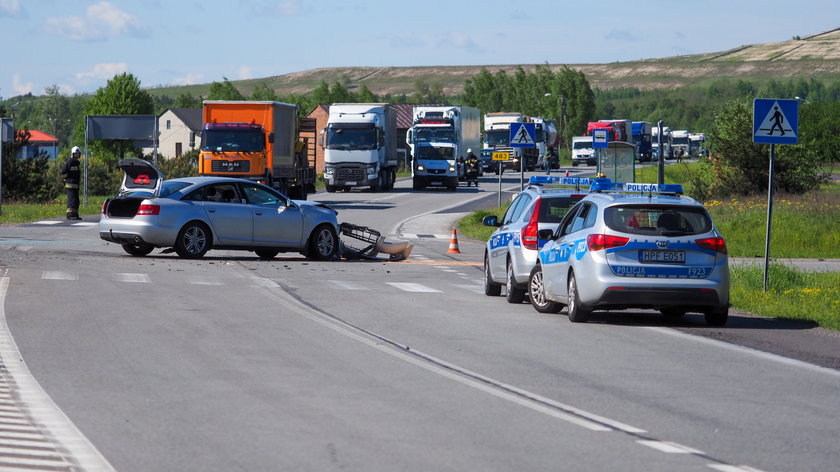 Wypadek pod Bełchatowem. Pięć osób rannych