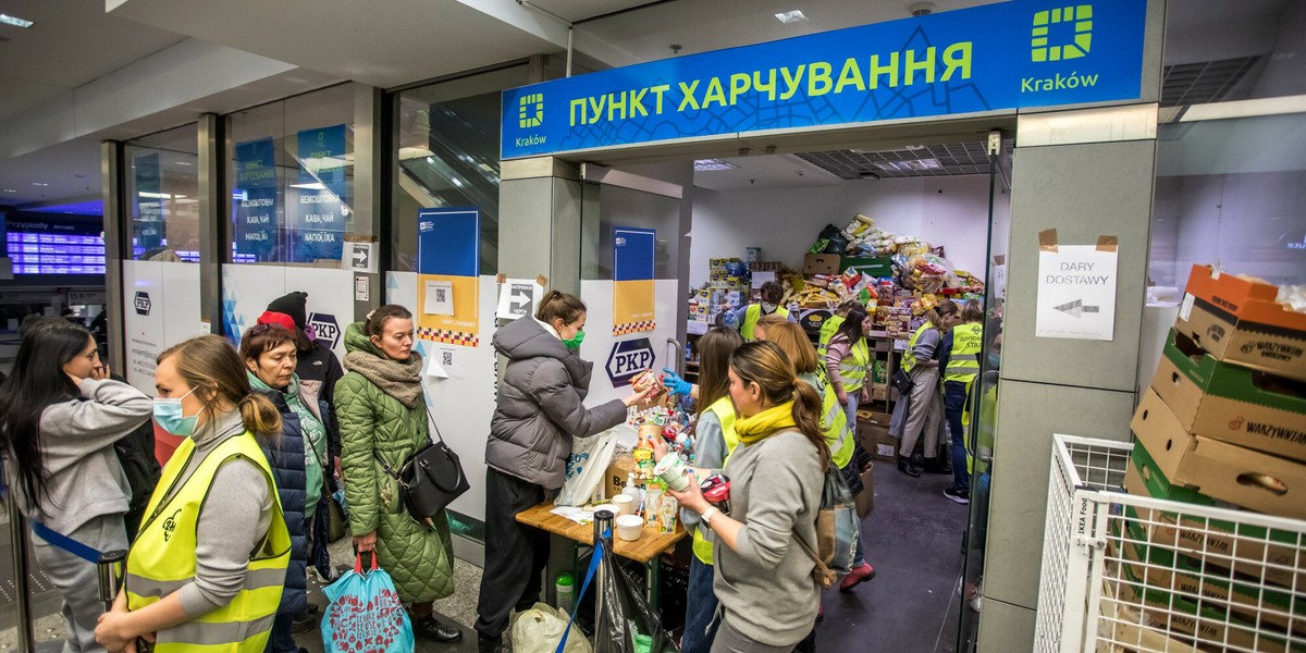 Wielkie serca Polaków w pierwszych dniach wojny to dopiero początek. Największe wyzwania wciąż stoją przed polską gospodarką.