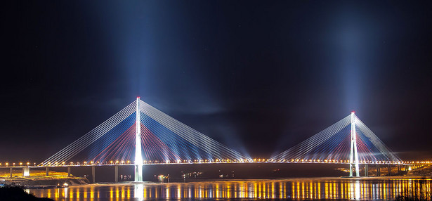 Most Rosyjski we Władywostoku. Autor: Баяков Алексей Александрович (Praca własna) [CC-BY-SA-3.0 (http://creativecommons.org/licenses/by-sa/3.0)], undefined