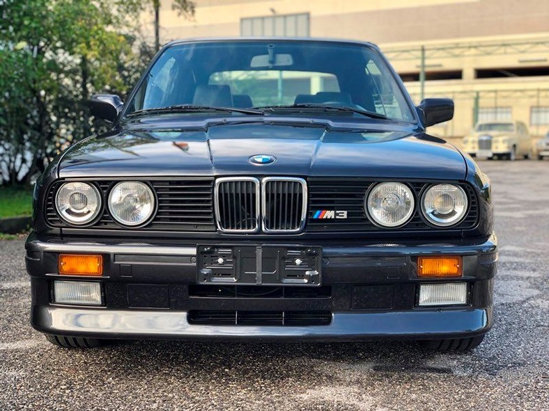 Używane BMW E30 M3 na sprzedaż za ok. pół miliona złotych