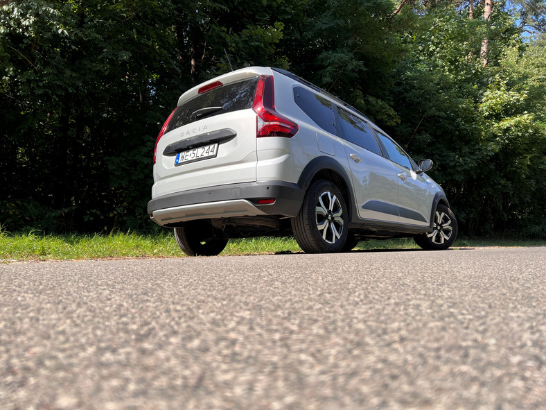 Dacia Jogger to połączenie kombi, minivana i SUV-a.