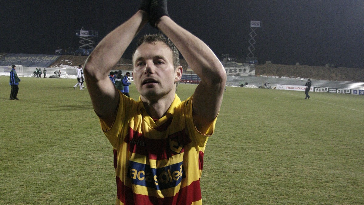 Jagiellonia Białystok pokonała Odrę Wodzisław 2:1 (0:1) w meczu 1. kolejki polskiej Ekstraklasy. Kapitalny mecz zaliczył kapitan Jagiellonii, Tomasz Frankowski. Liczący sobie już 35 lat napastnik strzelił jednego gola, a przy drugim zaliczył asystę.