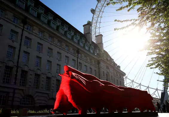 Piłkarska sztuka w centrum Londynu. adidas i ESPADAYSANTACRUZ zrobili razem kreatywną rzeźbę