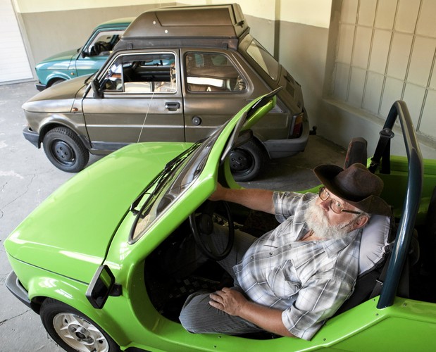 Antoni Przychodzień i jego muzeum maluchów w Bielsku-Białej