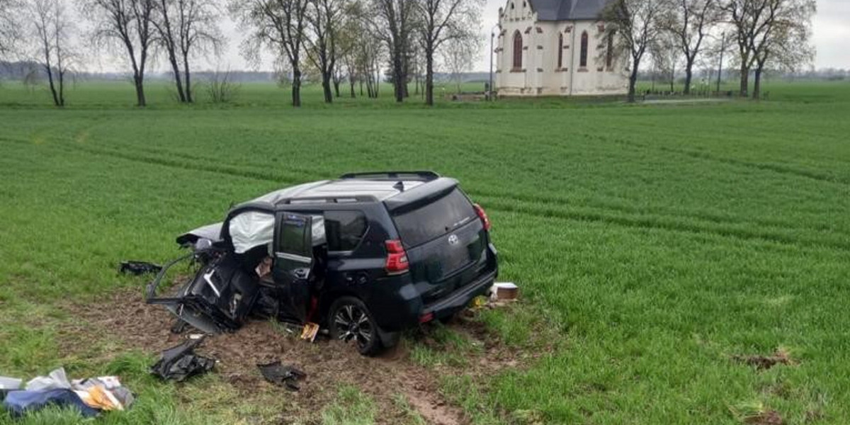 Wypadek pod Nysą na Opolszczyźnie. Zginęły dwie osoby. 