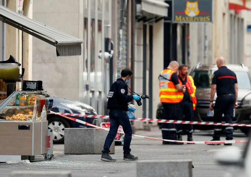 Francja: Atak w Lyonie. Są ranni. Co wiadomo o zamachowcu?