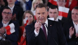 Czarnek do Zełenskiego: Ukraina jeszcze żyje dzięki PiS
