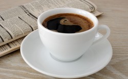 Kofeina istotnie zwiększa naszą czujność i dokładność [BADANIE]