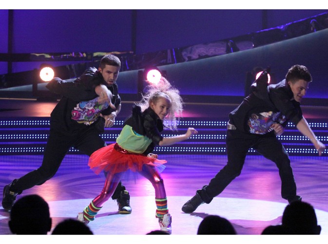 Na scenie wystąpiła 10-letnia Natalia Pełka. Towarzyszyli jej uczestnicy poprzednich edycji 'You Can Dance'