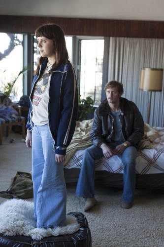 Bel Powley i Alexander Skarsgård w filmie 'The Diary of a Teenage Girl'