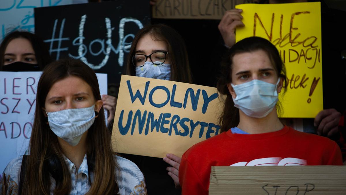 Protest studentów. Uniwersytet Pedagogiczny w Krakowie