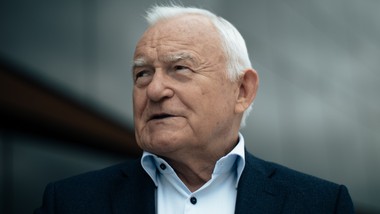 miller o aferze z czarzastym. "ta sprawa pachnie nieprzyjemnym spiskie