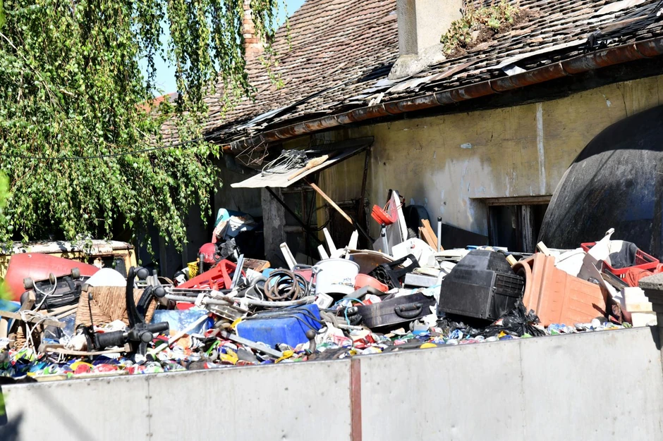 Deponija u Ševićevoj 14