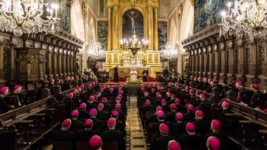 O czym papież Franciszek rozmawiał z polskimi biskupami za zamkniętymi drzwiami?