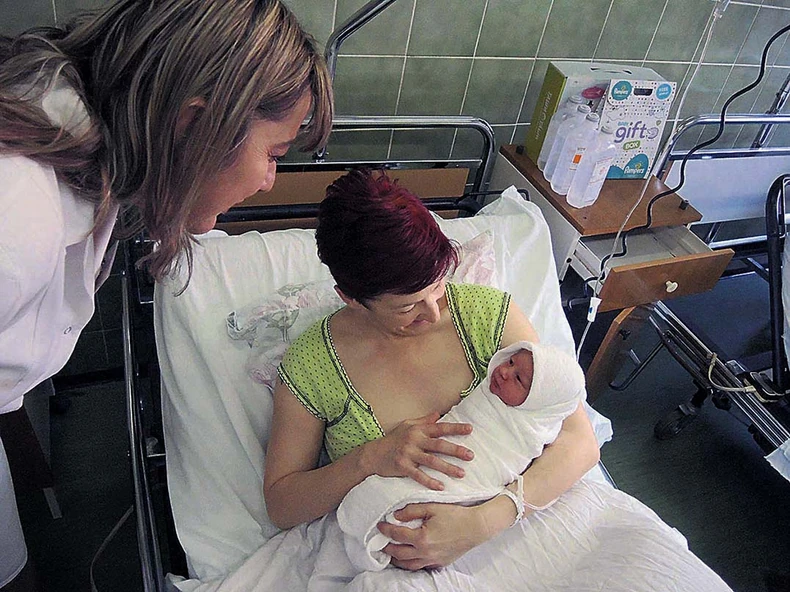 Doktorka ima četiri sina, a sada je na svet donela ćerku