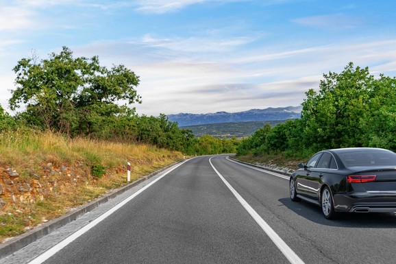Zašto troše toliko puno goriva?Kada je vožnja plug-in hibrida prava stvar, a kada skupa greška? Ovo je najveća zabluda vozača