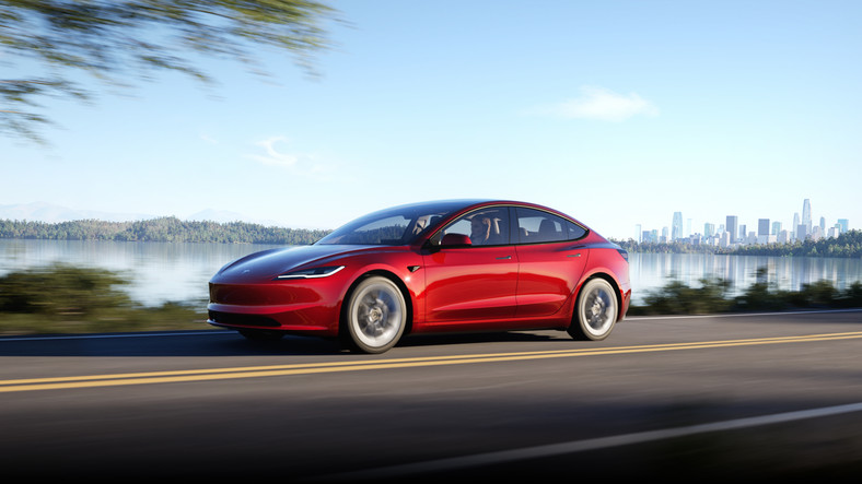 Tesla Model 3 lifting 2023