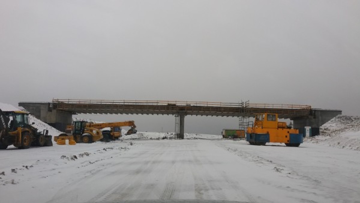 Kielecki oddział Generalnej Dyrekcji Dróg Krajowych i Autostrad ogłosił pierwsze przetargi na remonty dróg w Świętokrzyskiem. W tym roku nową nawierzchnię zyska prawie 50 kilometrów krajowych tras w regionie. Dodatkowo ponad 54 mln zł GDDKiA w Kielcach chce wydać na inwestycje z Programu Likwidacji Miejsc Niebezpiecznych.