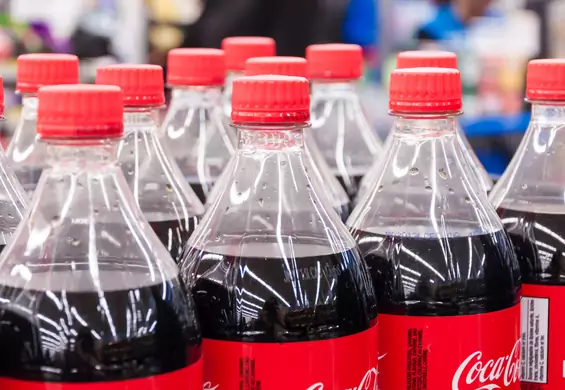 Coca-Cola ograniczy produkcję plastiku o 25 proc. Aktywiści domagają się więcej