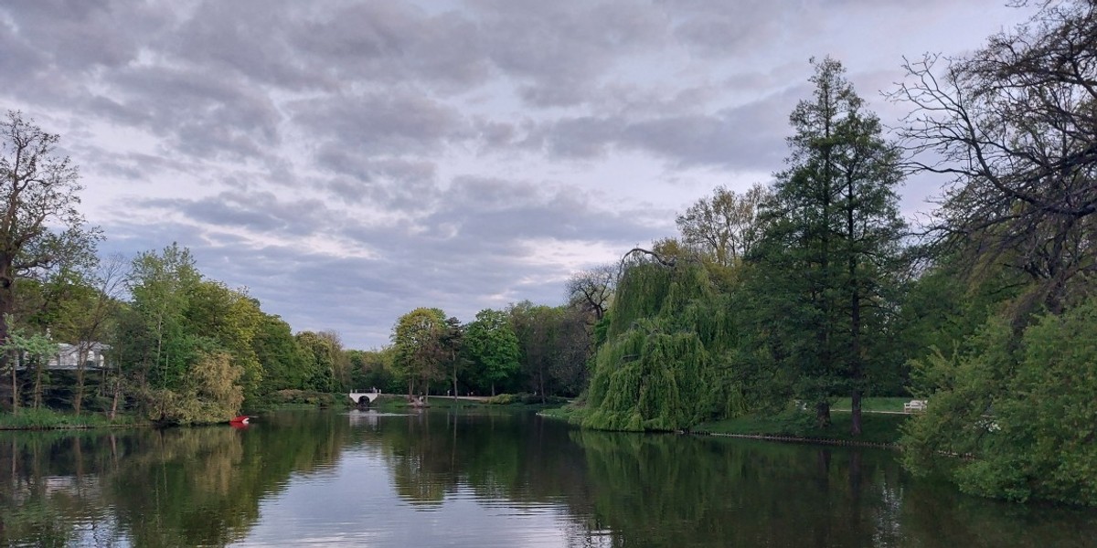 Tkwimy w chłodnym powietrzu.