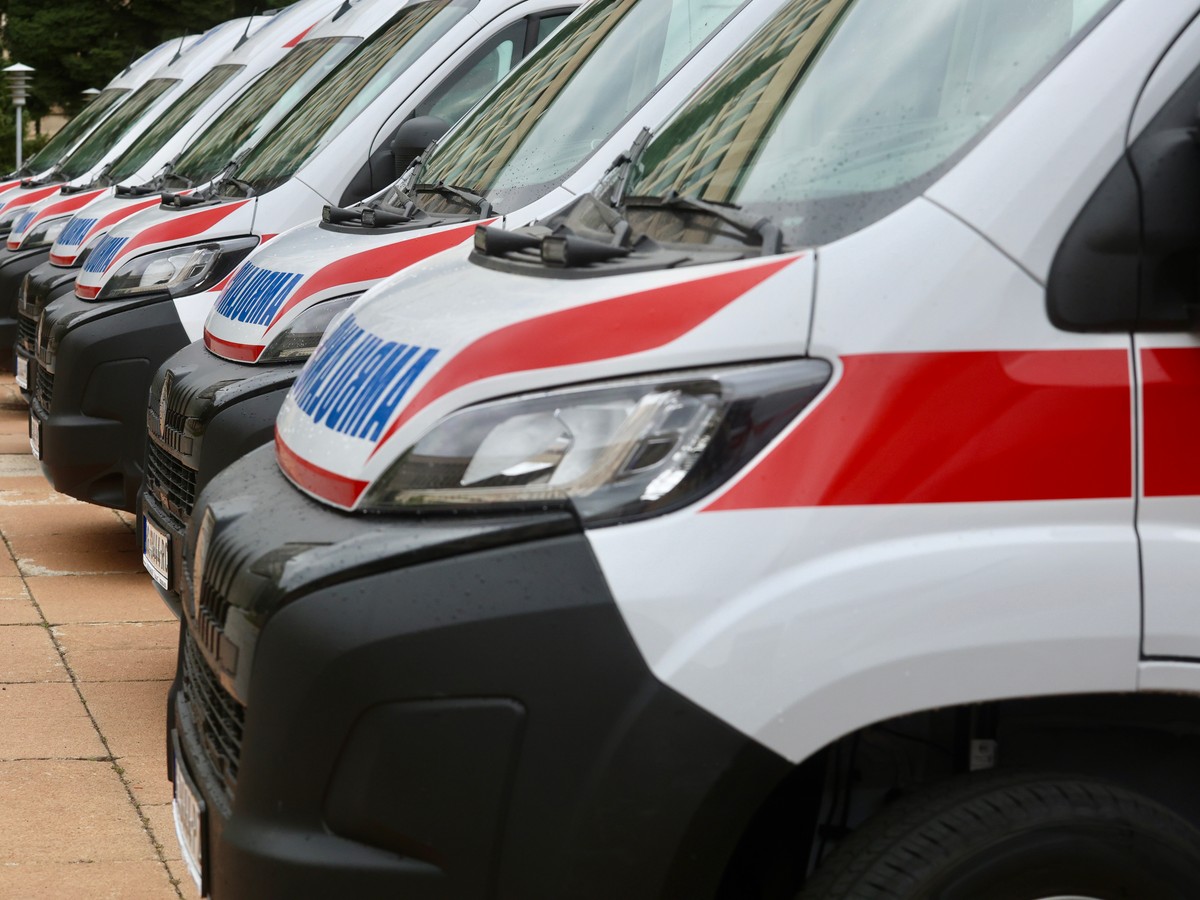 Lončar uručio ključeve 20 novih saniteta zdravstvenim ustanovama