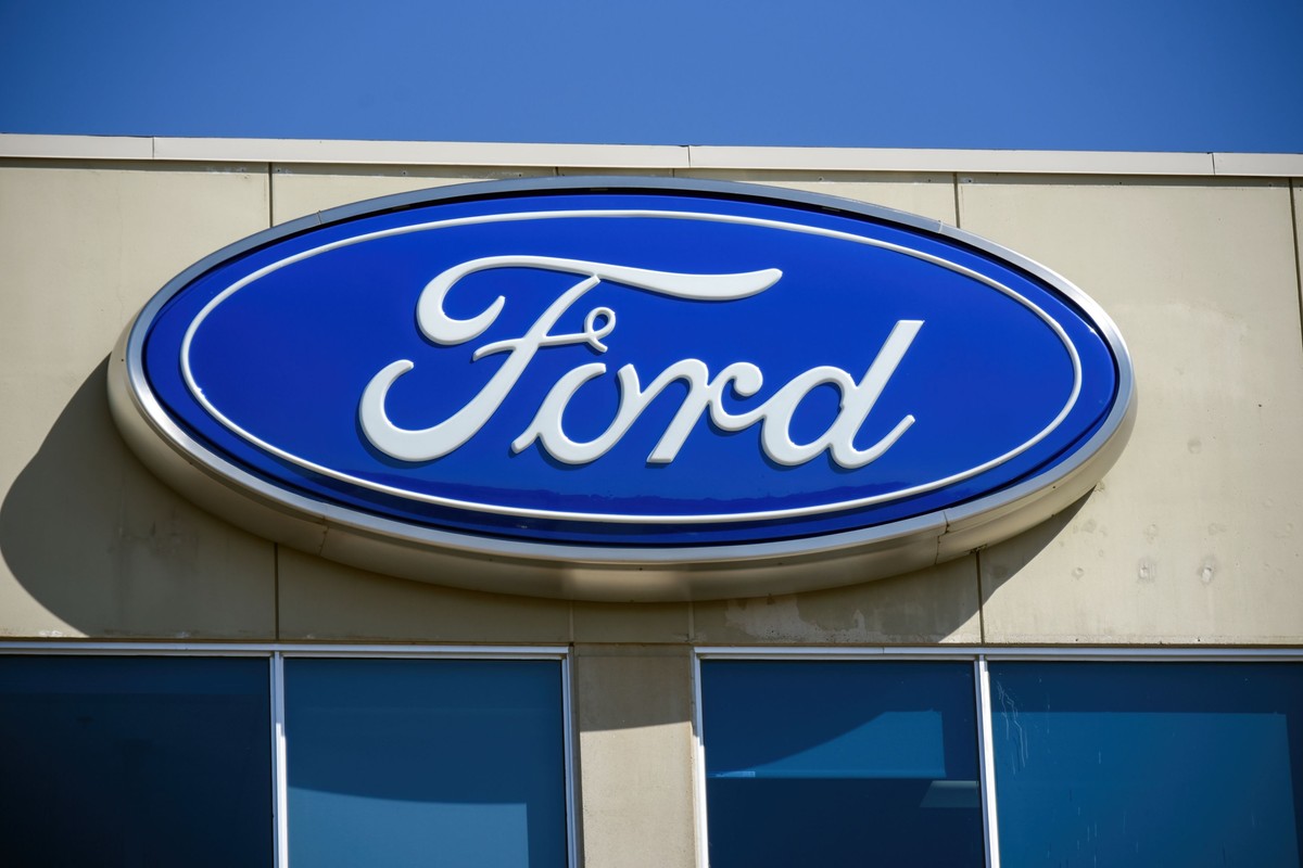 Cła uderzają w amerykańskich konsumentów. Ford podnosi ceny