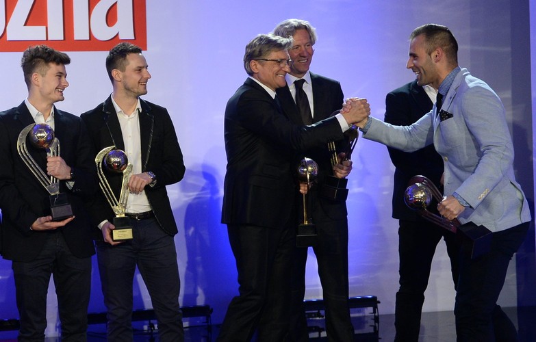 Adam Nawałka 'Człowiekiem Roku'. Za Roberta Lewandowskiego nagrodę odebrała mama