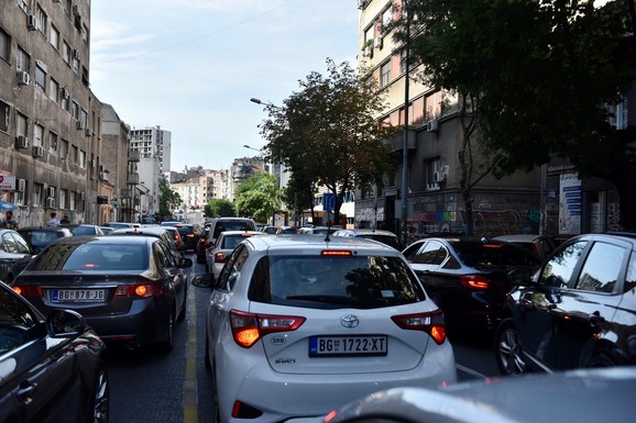 (FOTO) Mnogi se čude otkud ovaj saobraćajni znak u centru Beograda, a kada čujete zašto iznenadićete se
