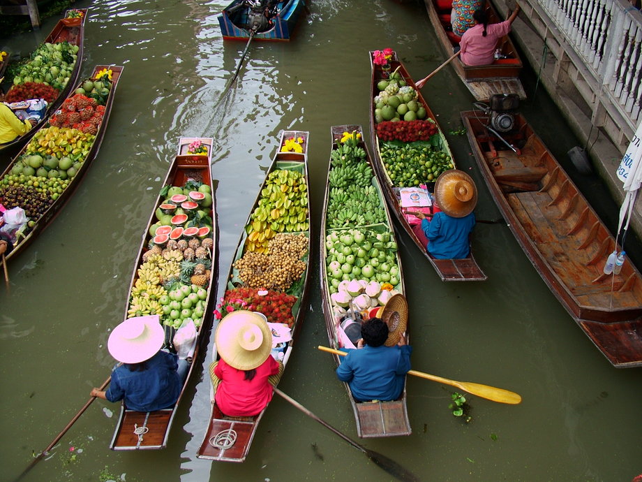 Pływający targ w Bangkoku