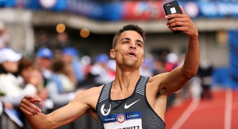 American Matthew Centrowitz, the 1,500 meter Olympic champion at the Rio Games, dominated Britain's Mo Farah at the USATF Distance Classic meet in Los Angeles, on May 18, 2017