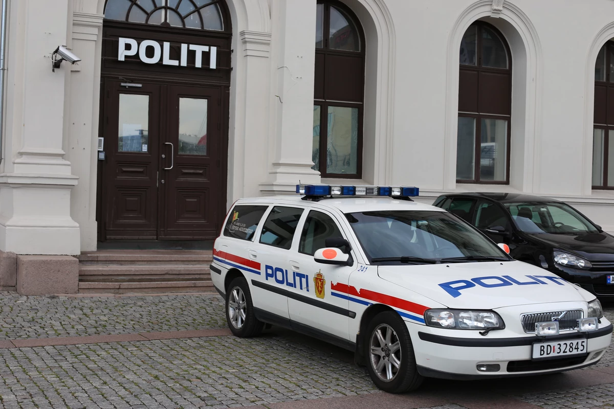 Norge: han forårsaket først en kollisjon og forsøkte å flykte i en stjålet bil, deretter skjøt han politifolk