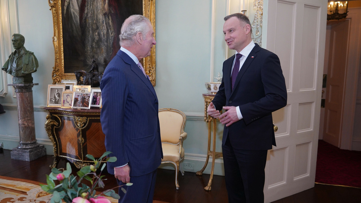 Spotkanie króla Karola III i Andrzeja Dudy. Ekspert ocenił postawę prezydenta