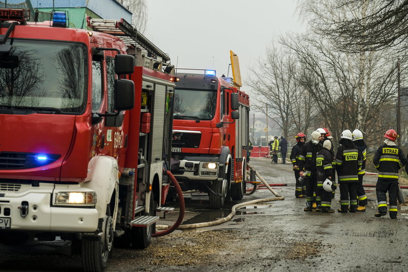 Dramatyczna akcja ratunkowa. Przez osiem godzin szukali mężczyzny pod gruzami