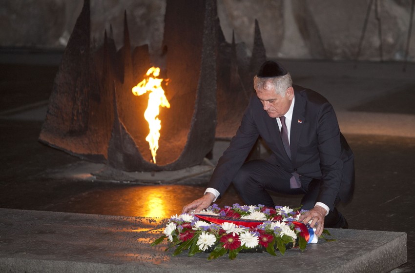 Nikolić polaže venac u Jad Vašemu