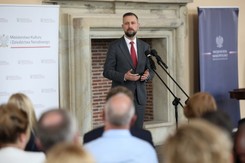 Szef MON ostro o agresji na granicy: To atak na Polskę