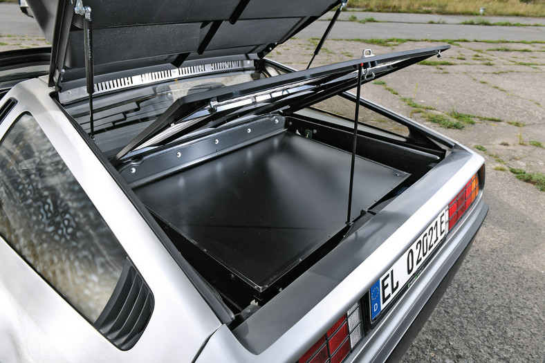 DeLorean DMC-12 jako e-Lorean