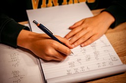 Bardzo trudny QUIZ matematyczny. Mało kto zdobędzie 11/11