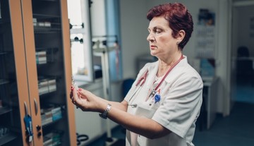 Néhány betegség, például a kanyaró, az influenza, vagy a méhnyakrák elleni védőoltást egészséges felnőtteknek (is) célszerű beadatni.