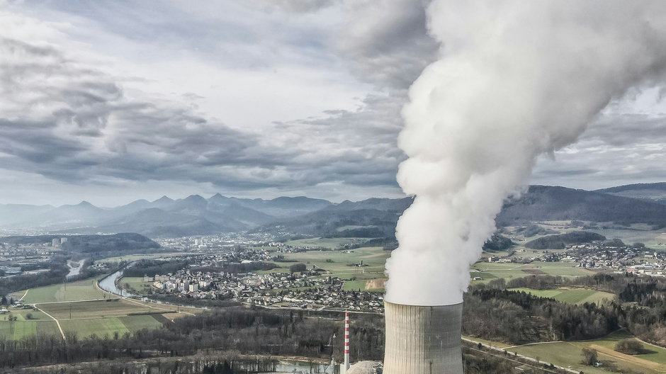Chłodnia kominowa w elektrowni atomowej Gösgen z Szwajcarii