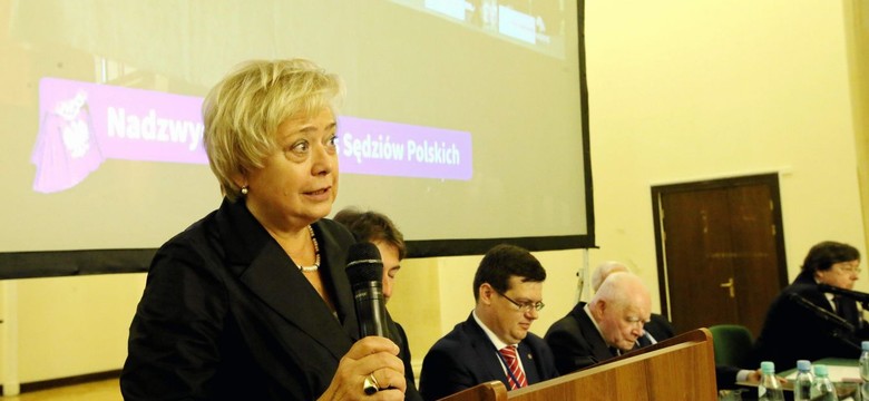 "Podważa autorytet sądów, wypowiada się niefortunnie". Prof. Gersdorf w ogniu krytyki
