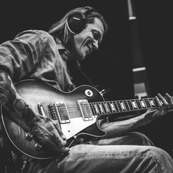 Wojtek Mazolewski: Muzyka jest swego rodzaju nieskończonością [PODCAST]