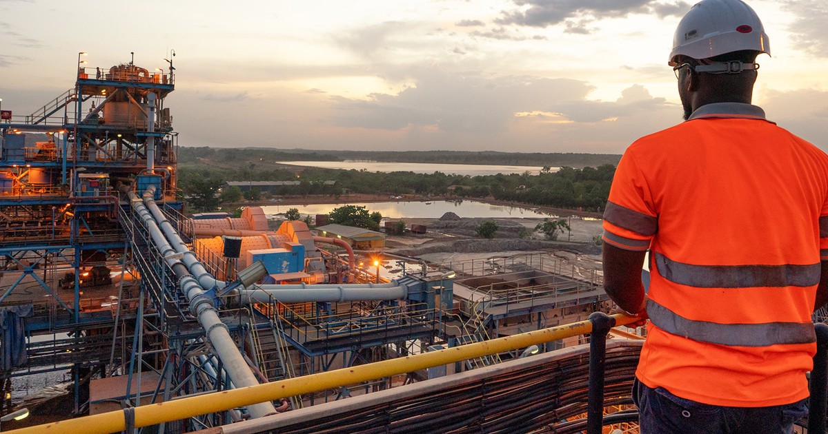 Barrick exits Ivory Coast with $305 million Tongon mine sale