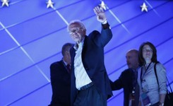 Sanders wzywa do głosowania na Clinton. Ostro o Trumpie: To cham i demagog