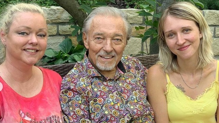 Spevák Karel Gott († 80) s dcérami Dominikou a Luciou.