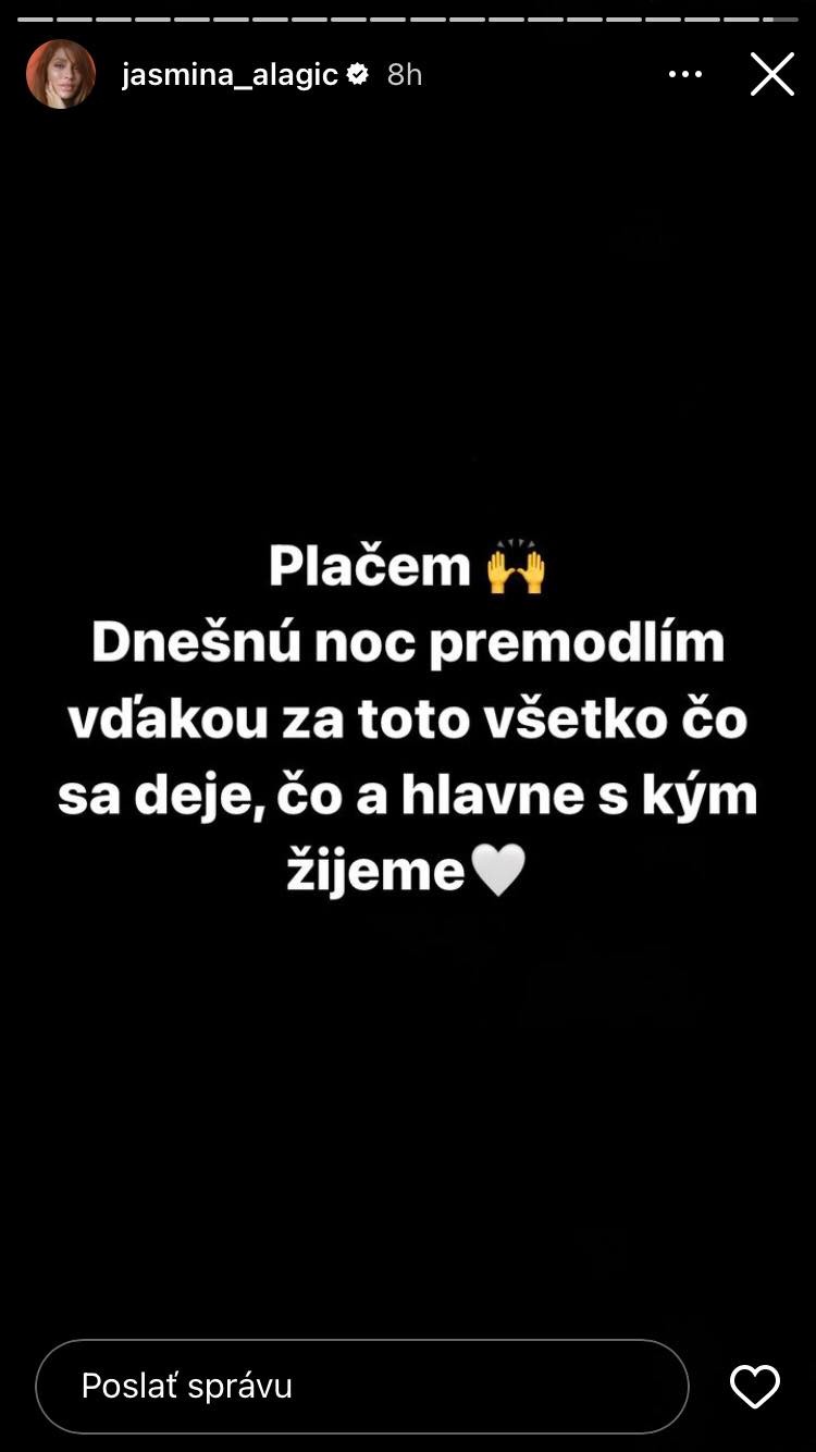Jasmina je dojatá.