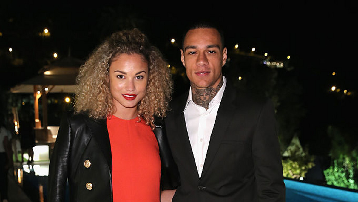 Piłkarz Fenerbache Gregory van der Wiel obchodzi właśnie trzecią rocznicę swojego związku z modelką Rose Bertram. Z tej okazji postanowił zadedykować swojej ukochanej romantyczny wpis na swoim profilu na Instagramie.