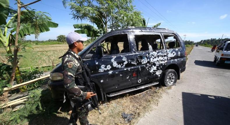 Philippine army kills 11 Muslim rebels, girl caught in a crossfire