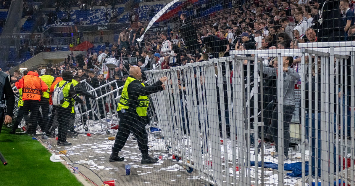 Un combat en France après le match de Ligue Europa.  Les supporters voulaient envahir le terrain [WIDEO]