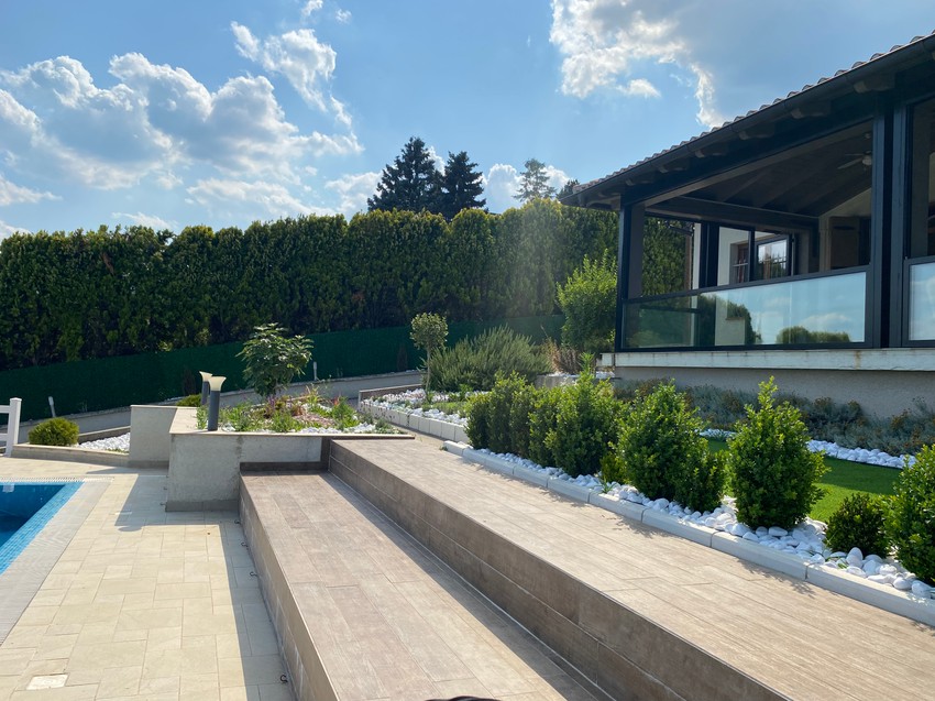 Jovana Jeremić otvorila vrata vile u Grockoj